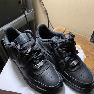 black nike air force one